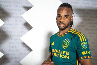 la_galaxy_2023_2024_adidas_away_kit_c1.jpg
