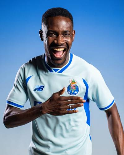 fc_porto_26_27_new_balance_third_kit_1.jpg