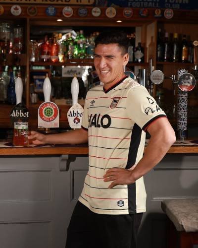 ipswich_town_26_27_umbro_away_kit_1e.jpeg