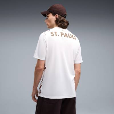 st_pauli_26_27_puma_away_kit_5.jpeg