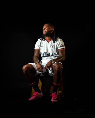 luton_town_26_27_reflo_away_kit_e1.jpg