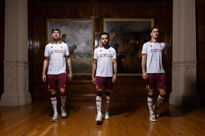 bradford_city_26_27_macron_away_kit_a01.jpg