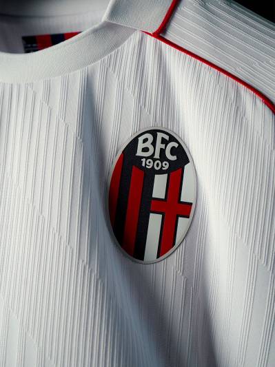 bologna_26_27_macron_away_kit_3.jpg