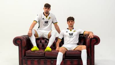 millwall_26_27_errea_away_kit_a6.jpg