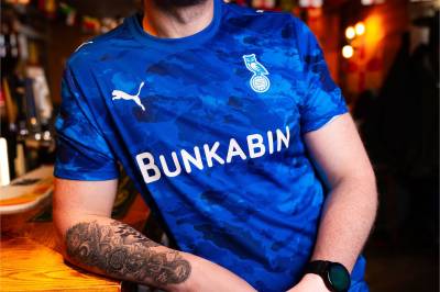 oldham_athletic_26_27_puma_home_kit_c.jpg