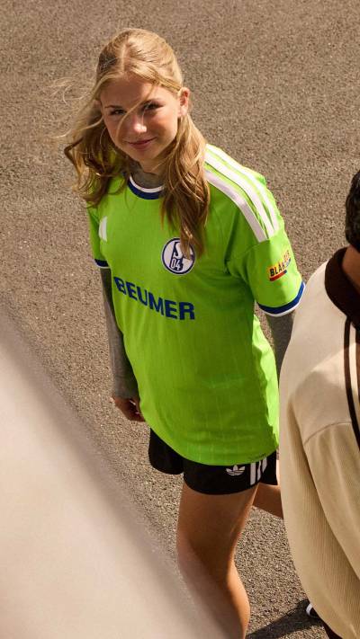 schalke_04_26_27_adidas_third_kit_f.jpg