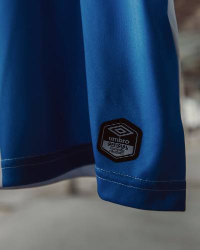 blackburn_rovers_26_27_umbro_home_kit_f.jpg