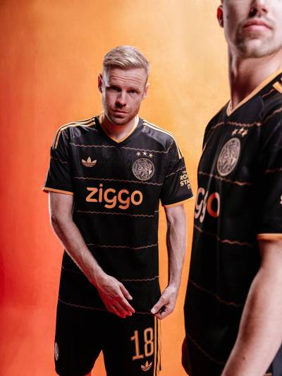 ajax_26_27_adidas_away_kit_2.jpeg
