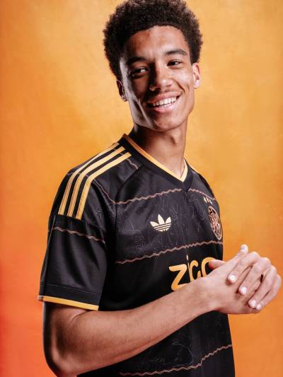 ajax_26_27_adidas_away_kit_3.jpeg