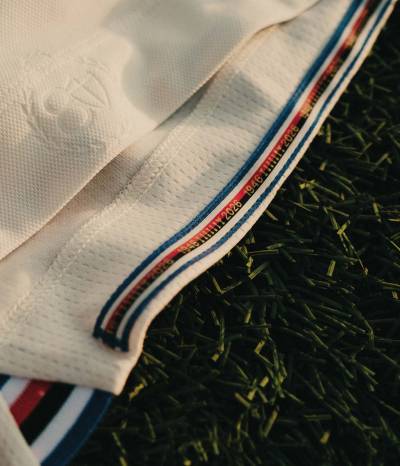sampdoria_26_27_macron_samp_kit_e.jpg
