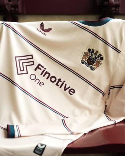 burnley_26_27_castore_away_kit_b.jpeg