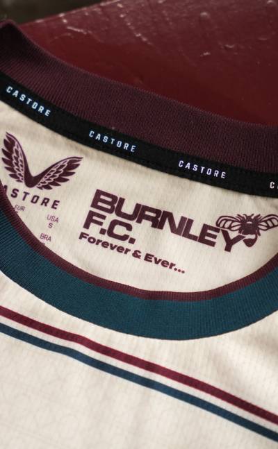 burnley_26_27_castore_away_kit_d1.jpg