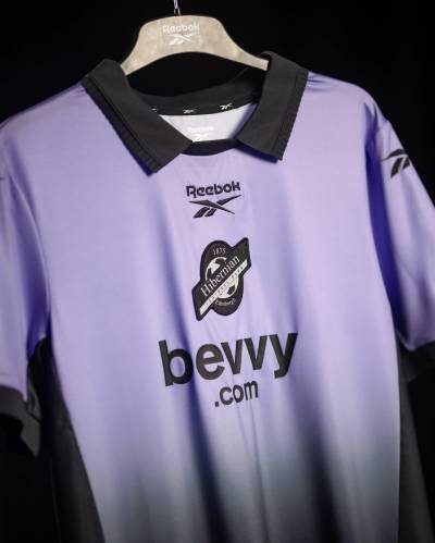 hibernian_26_27_reebok_third_kit_a.jpeg