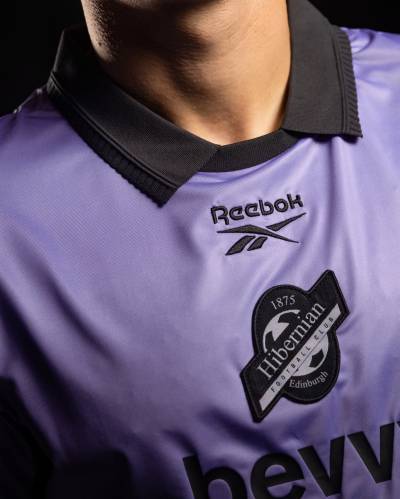 hibernian_26_27_reebok_third_kit_b.jpeg