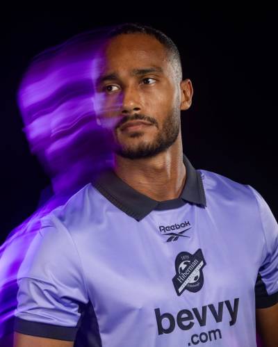hibernian_26_27_reebok_third_kit_e.jpeg