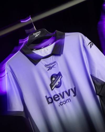 hibernian_26_27_reebok_third_kit_f.jpeg