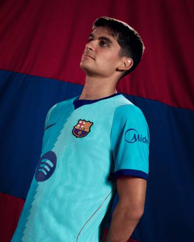 barcelona_26_27_nike_third_kit_c.jpg