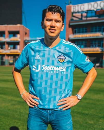 el_paso_locomotive_2023_away_kit_0_1.jpg