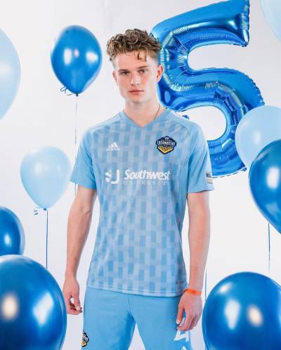 el_paso_locomotive_2023_away_kit_5.jpg