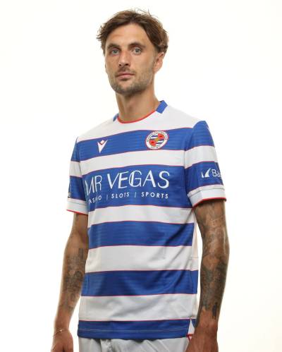reading_26_27_macron_home_kit_e.jpg