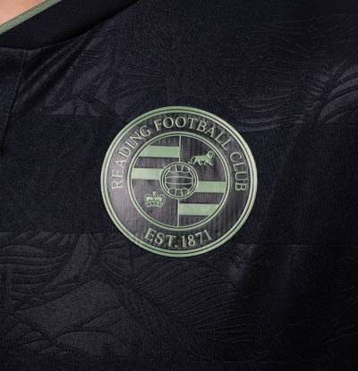 reading_26_27_macron_away_kit_f1.jpg