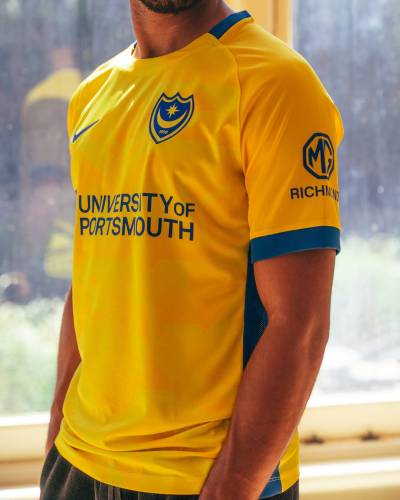 portsmouth_26_27_nike_away_kit_e.jpeg
