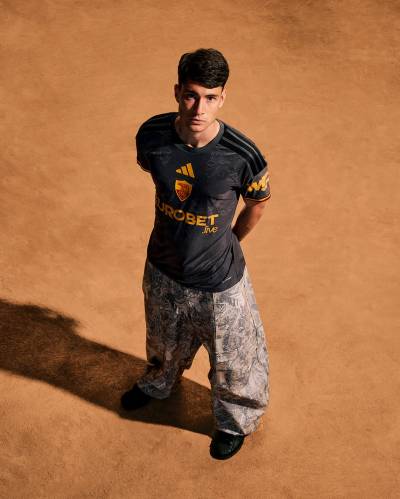 as_roma_26_27_adidas_third_kit_c.jpeg