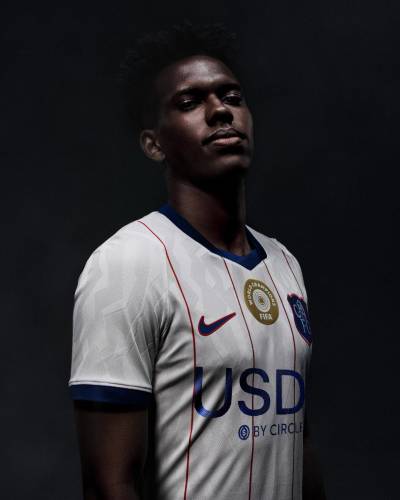 chelsea_26_27_nike_third_kit_d.jpeg