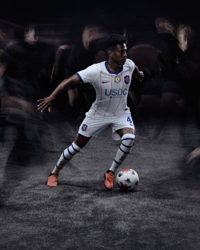 chelsea_26_27_nike_third_kit_e.jpeg