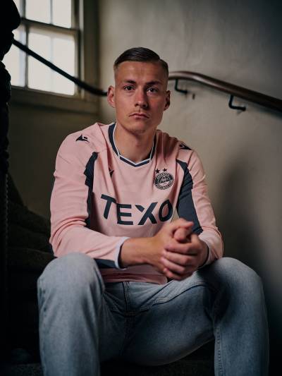 aberdeen_2026_27_macron_third_kit_a.jpeg