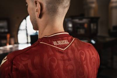 armenia_26_27_macron_home_kit_2.jpg