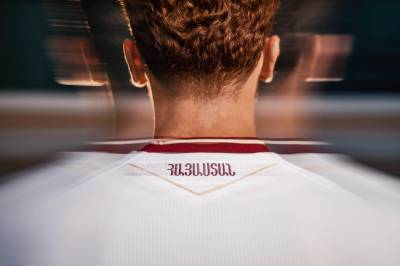 armenia_26_27_macron_away_kit_c.jpg