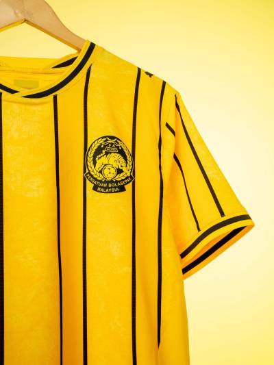 malaysia_26_27_puma_home_kit_f.jpg