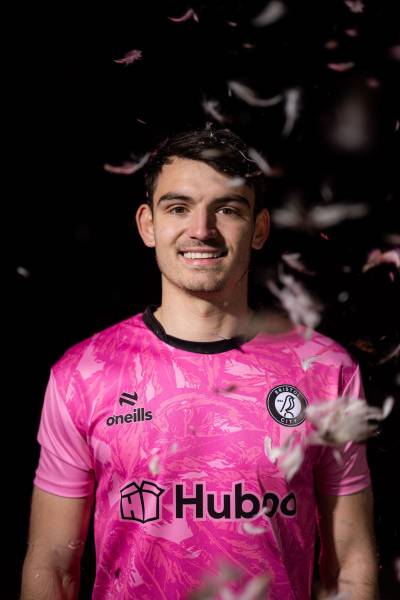 bristol_city_2023_2024_oneills_goalkeeper_kits_b.jpeg