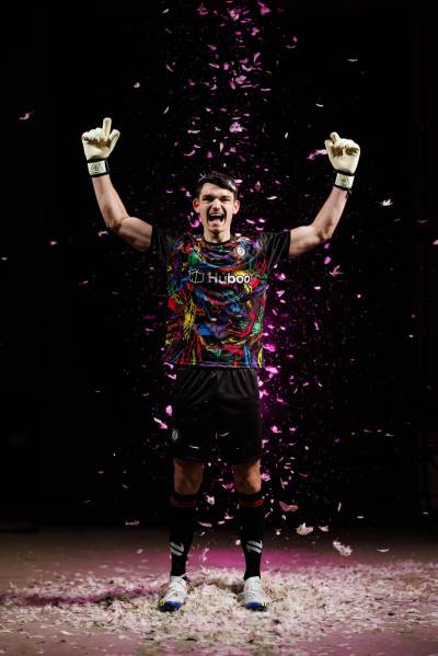 bristol_city_2023_2024_oneills_goalkeeper_kits_c.jpeg
