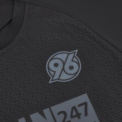 hannover_96_2023_macron_blackout_shirt_4.jpg