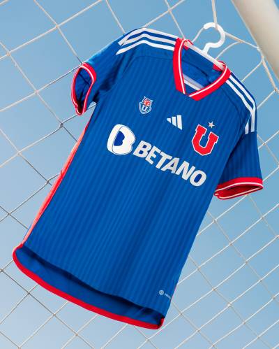 universidad_de_chile_2023_24_adidas_home_kit_e.jpeg