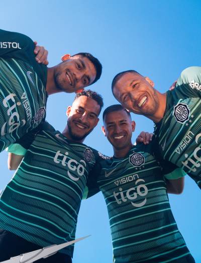 club_olimpia_2023_nike_third_kit_3.jpg