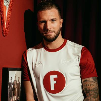 fortuna_dusseldorf_2023_adidas_paul_janes_jersey_e.jpeg