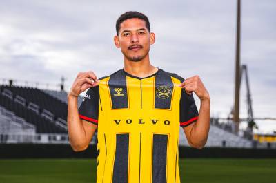 charleston_battery_2023_hummel_home_kit_a.jpeg