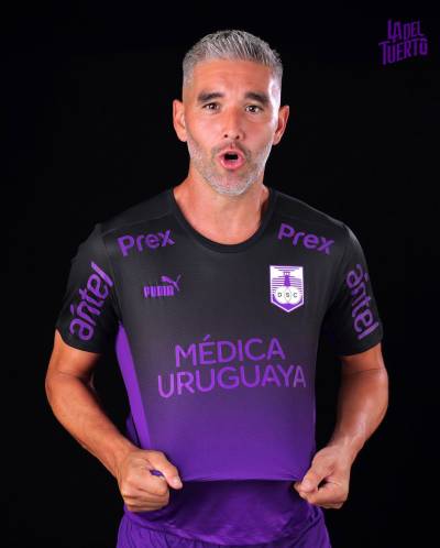 defensor_sporting_2023_puma_home_kit_b.jpg