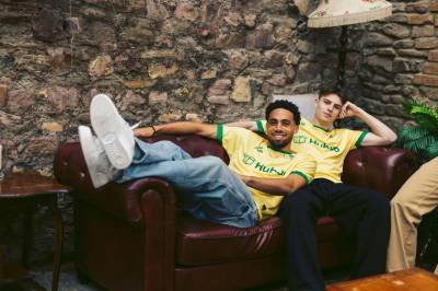bristol_city_2023_24_oneills_third_kit_d.jpeg