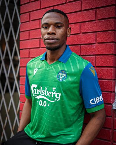 york_united_2023_macron_away_kit_h.jpeg