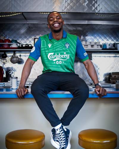 york_united_2023_macron_away_kit_j.jpeg