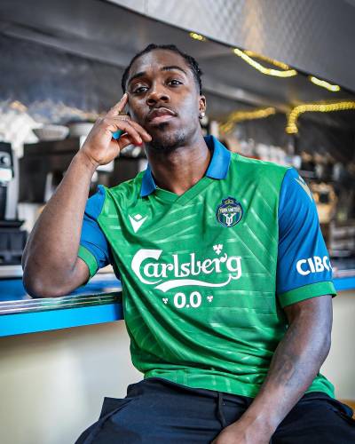 york_united_2023_macron_away_kit_k.jpeg