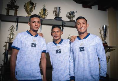 el_salvador_2023_24_umbro_away_kit_a.jpeg