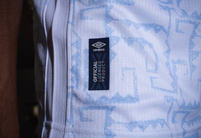 el_salvador_2023_24_umbro_away_kit_c.jpeg