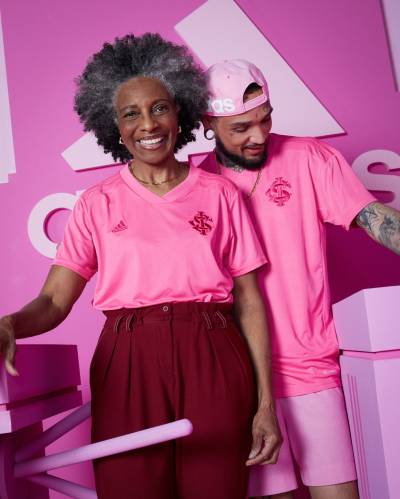 internacional_2022_pink_october_shirt_b.jpeg