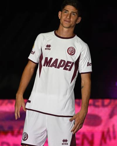 lanus_2023_errea_home_away_kits_e.jpeg
