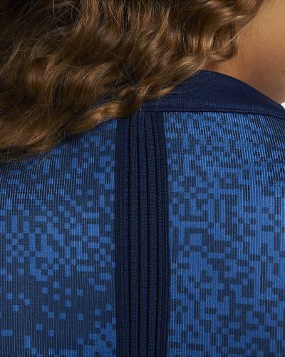 england_nike_dri_fit_player_cardigan_blue_void_challenge_red_challenge_red_4.jpeg